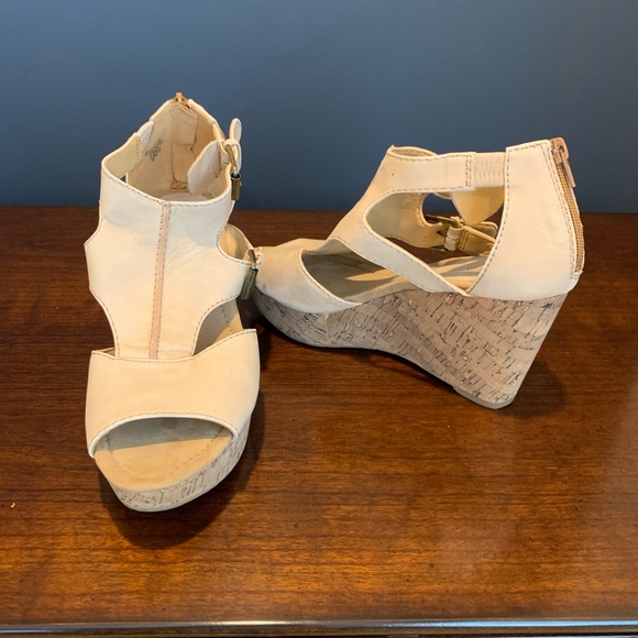 Ladies wedge shoes - Picture 3 of 3